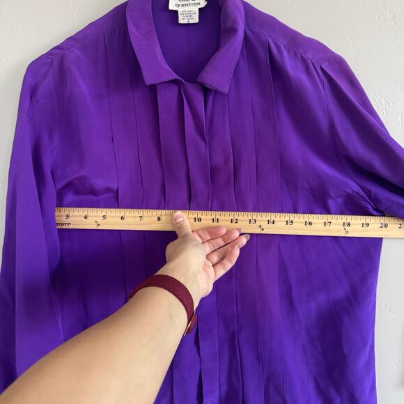 Vintage Clio for Nordstrom Woman’s Silk Blouse Size 8 Purple Pleated Button Up - Picture 6 of 7